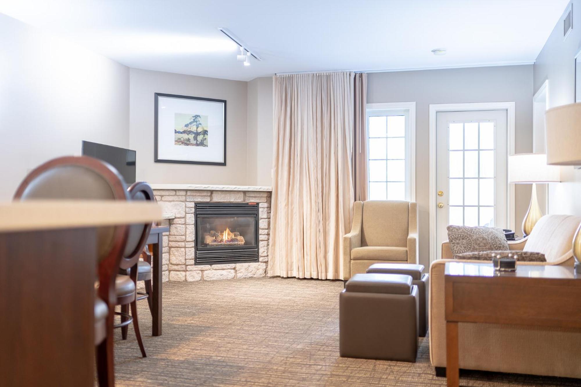 Horseshoe Valley Suites - The Aurora Shanty Bay Екстер'єр фото