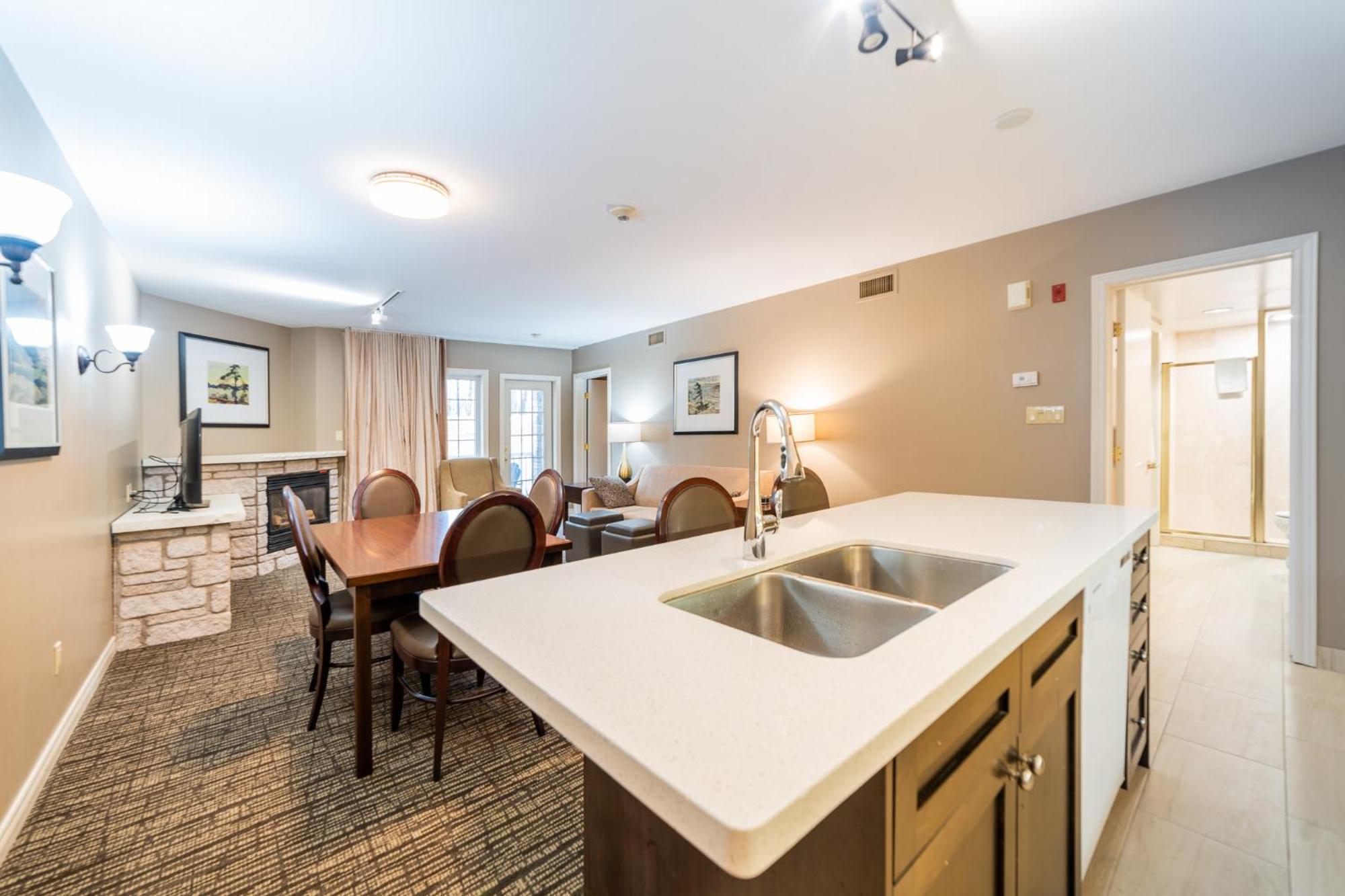 Horseshoe Valley Suites - The Aurora Shanty Bay Екстер'єр фото